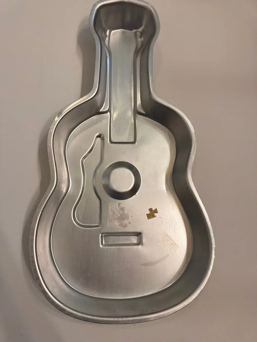 Vintage 1977 Wilton 502-933 Guitar Cake Pan 1 Hole 19x10x2